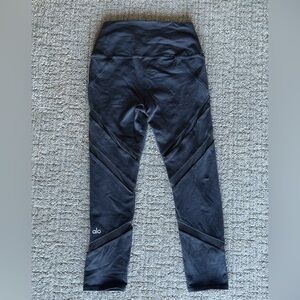 ALO Yoga Women’s Charcoal Leggings